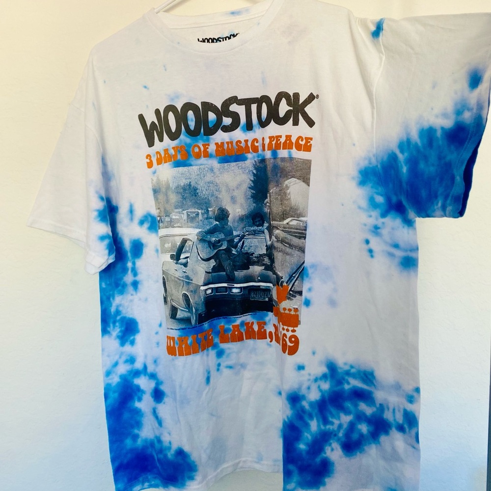 Woodstock White and Blue Graphic Tee